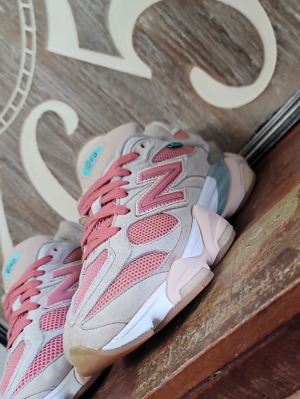๐ฅ Rare New Balance 9060 'Inside Voices' "Penny Cook Pink" Wmns 7 Good Conditon. - Picture 8 of 16